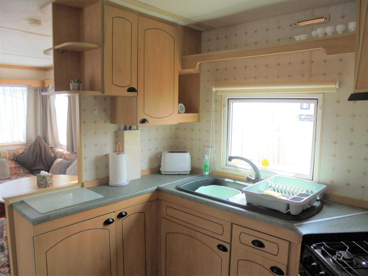 Coastfields: Arizona Cf:- 6 Berth With Enclosed Veranda Apartment