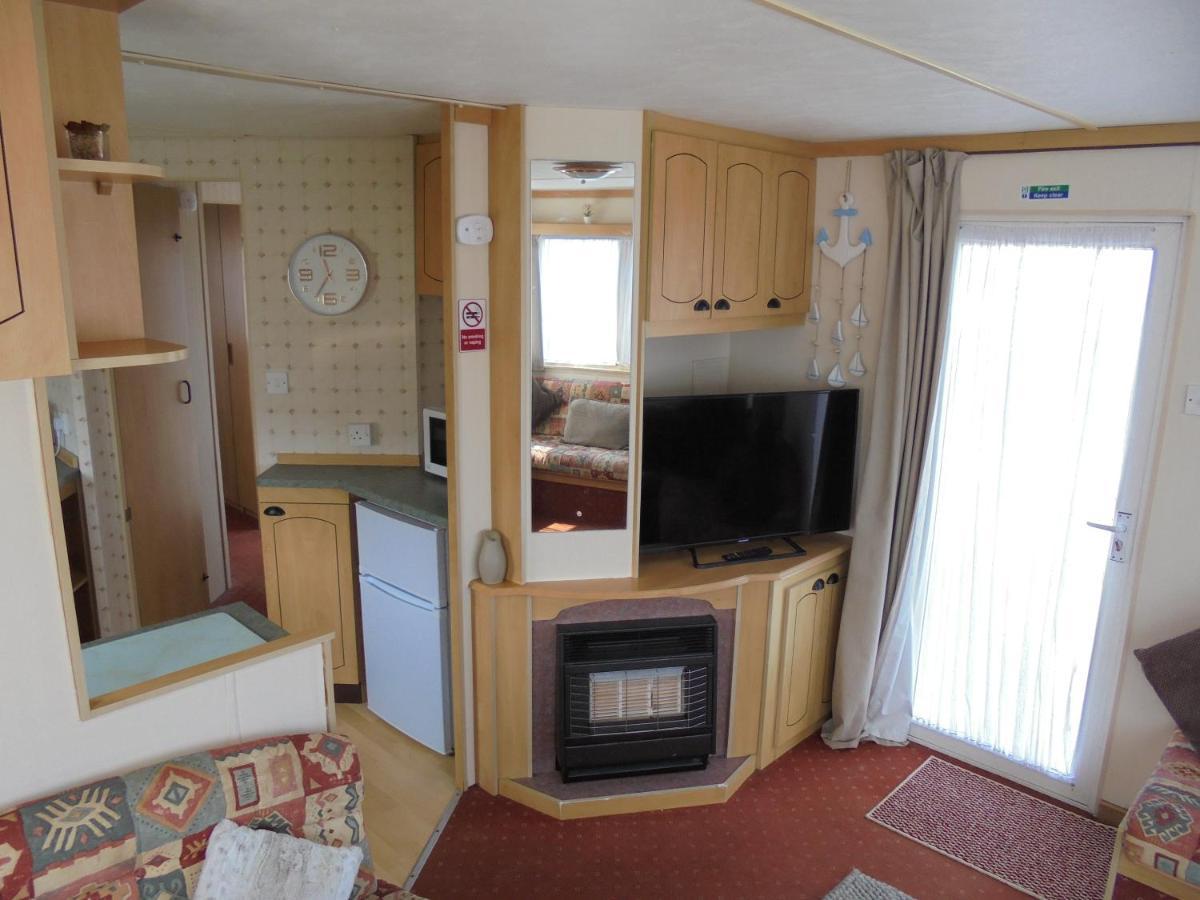 Coastfields: Arizona Cf:- 6 Berth With Enclosed Veranda Apartment