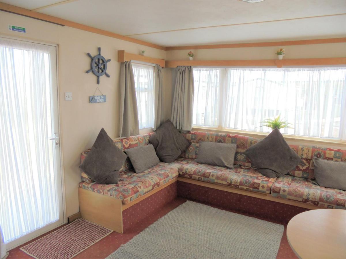 Coastfields: Arizona Cf:- 6 Berth With Enclosed Veranda *